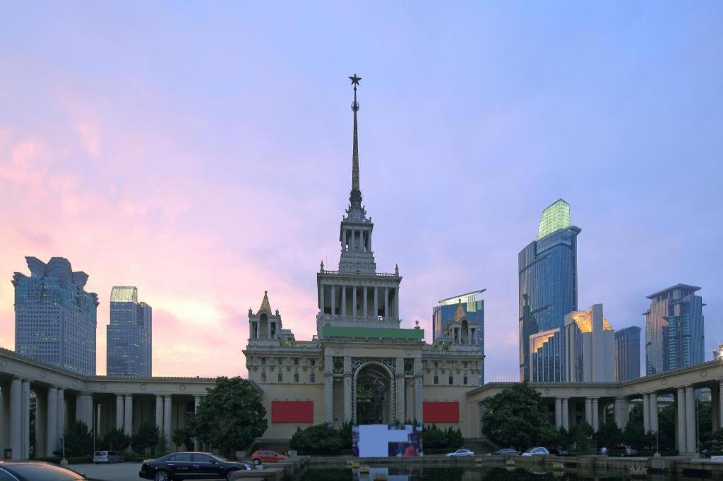 Hotel Gya Xizang Bei Road Metro Station